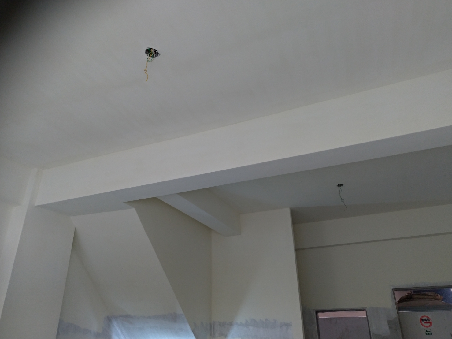 新建透天室內批土粉刷