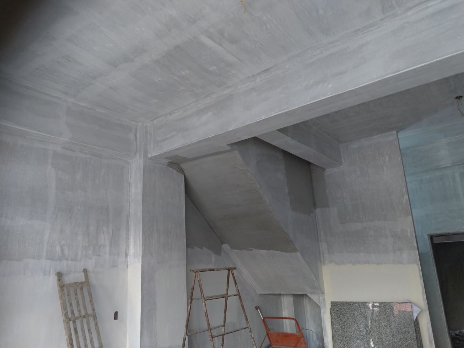 新建透天室內批土粉刷